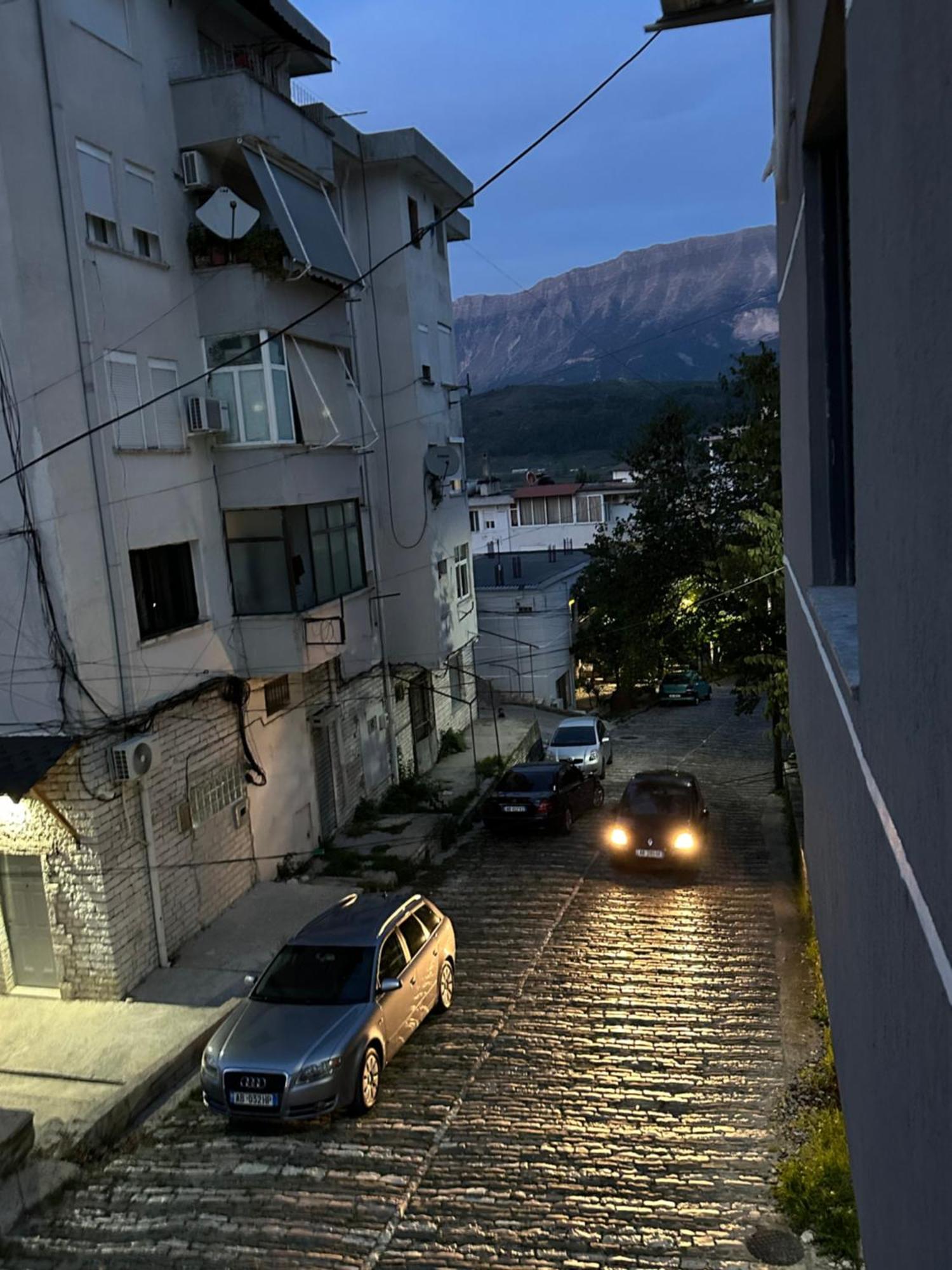 Lola'S Rooms Gjirokaster Luaran gambar