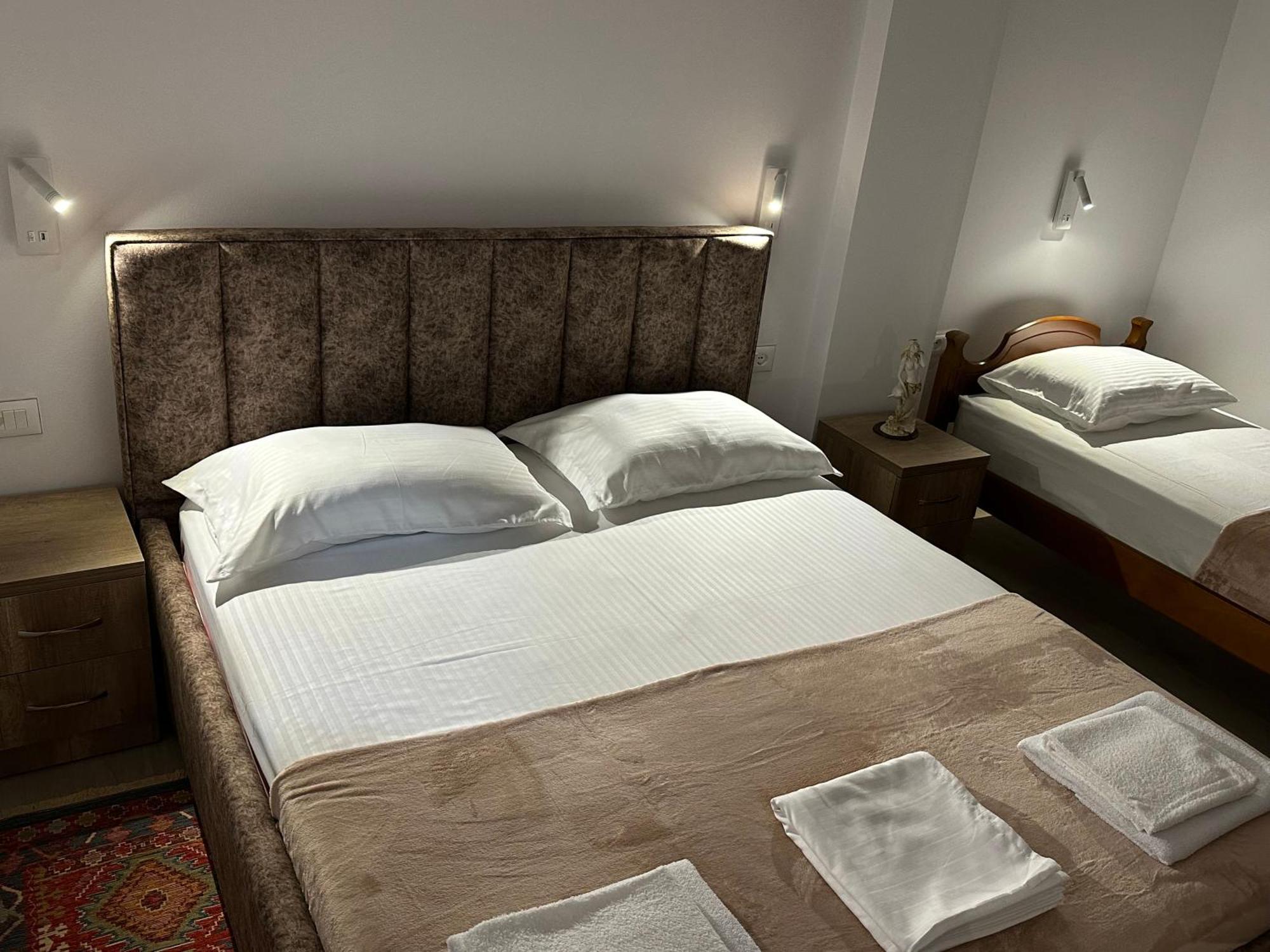 Lola'S Rooms Gjirokaster Luaran gambar