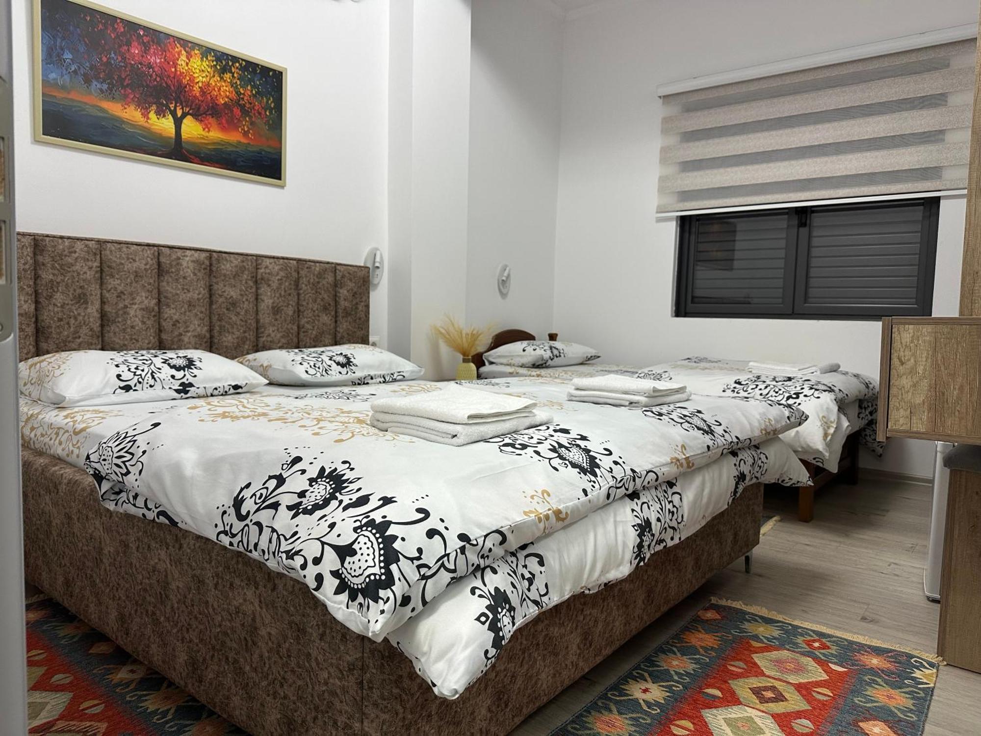 Lola'S Rooms Gjirokaster Luaran gambar
